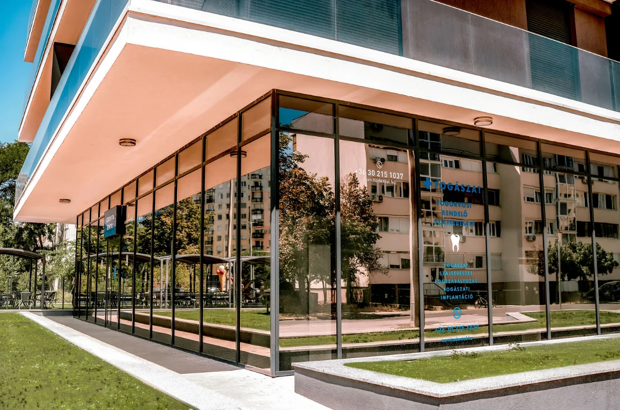Corvita Dental rendelő bejárata